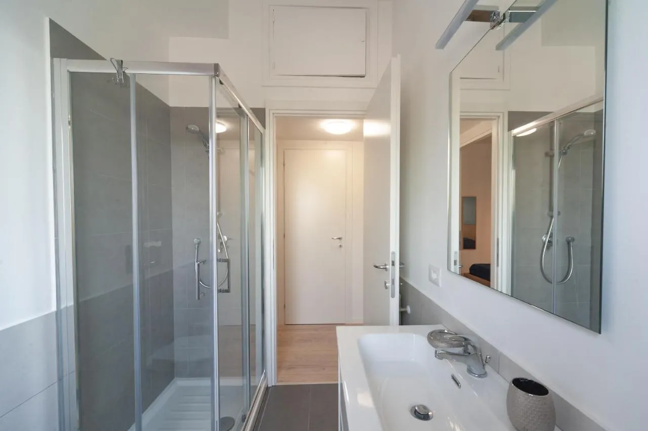 Villa Roma Hub Two 0*,  Italia