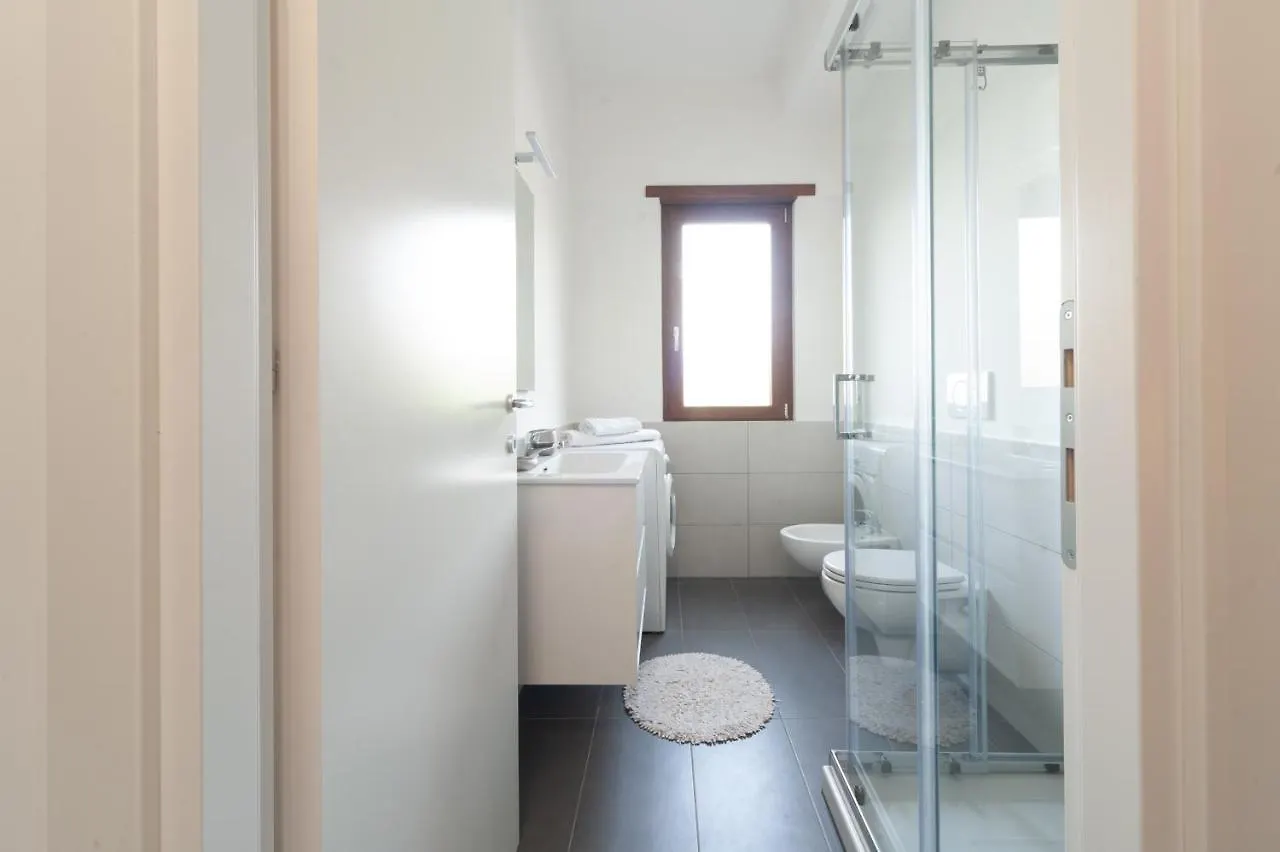 Villa Roma Hub Two Italia